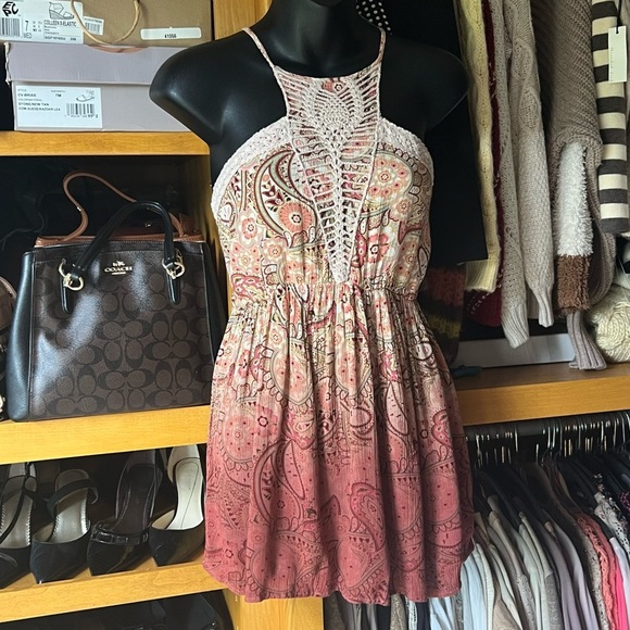 ⭐️ BOGO FREE⭐️ GIMMICKS by Buckle Vintage Boho Paisley Halter To - Picture 3 of 10